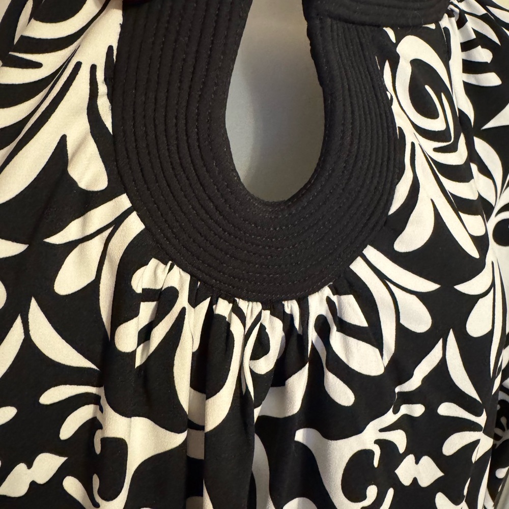 Nicole Miller Black/White Blouse w/Blue Trim & Neckline Detail 40" BUST #1 - Picture 3 of 11